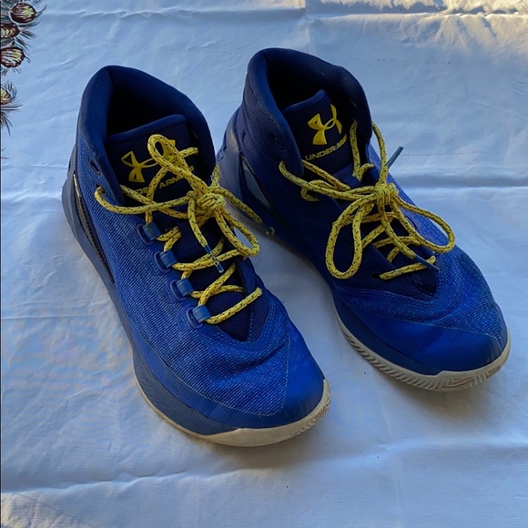 blue and gold under armour shoes